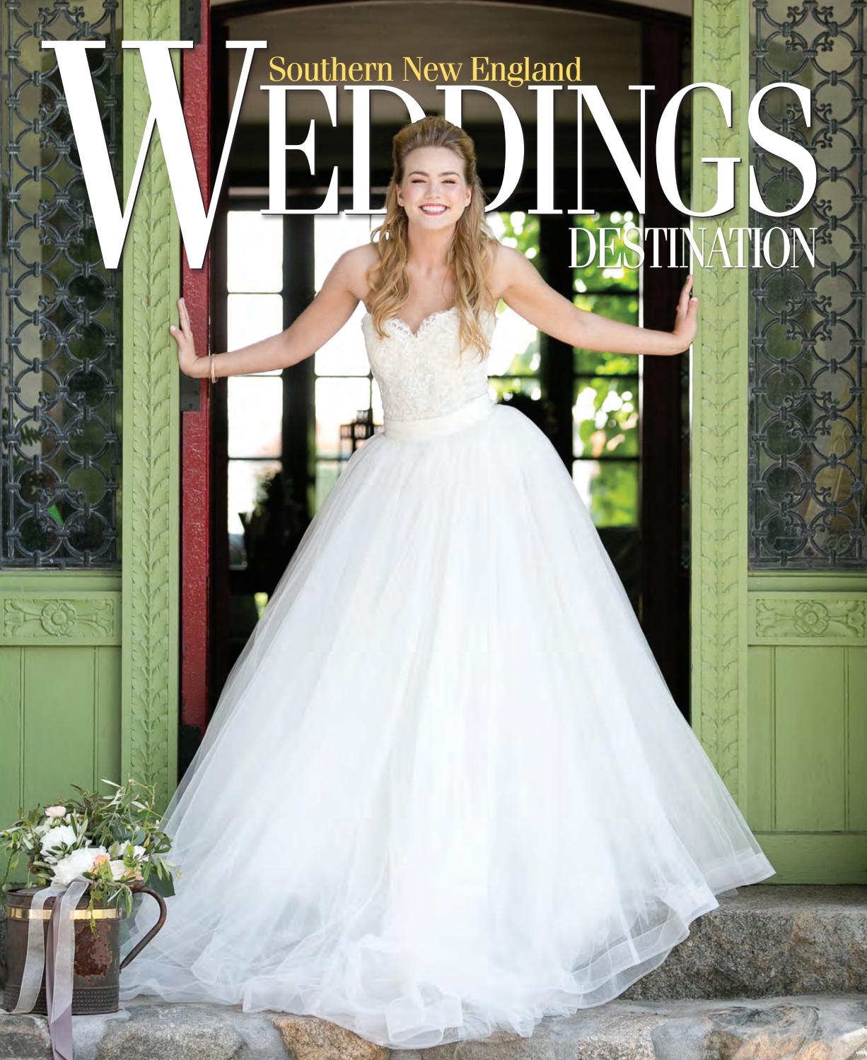 Choosing the perfect wedding dress in the salon Grand openwork Choosing the perfect wedding dress in the salon Grand openwork