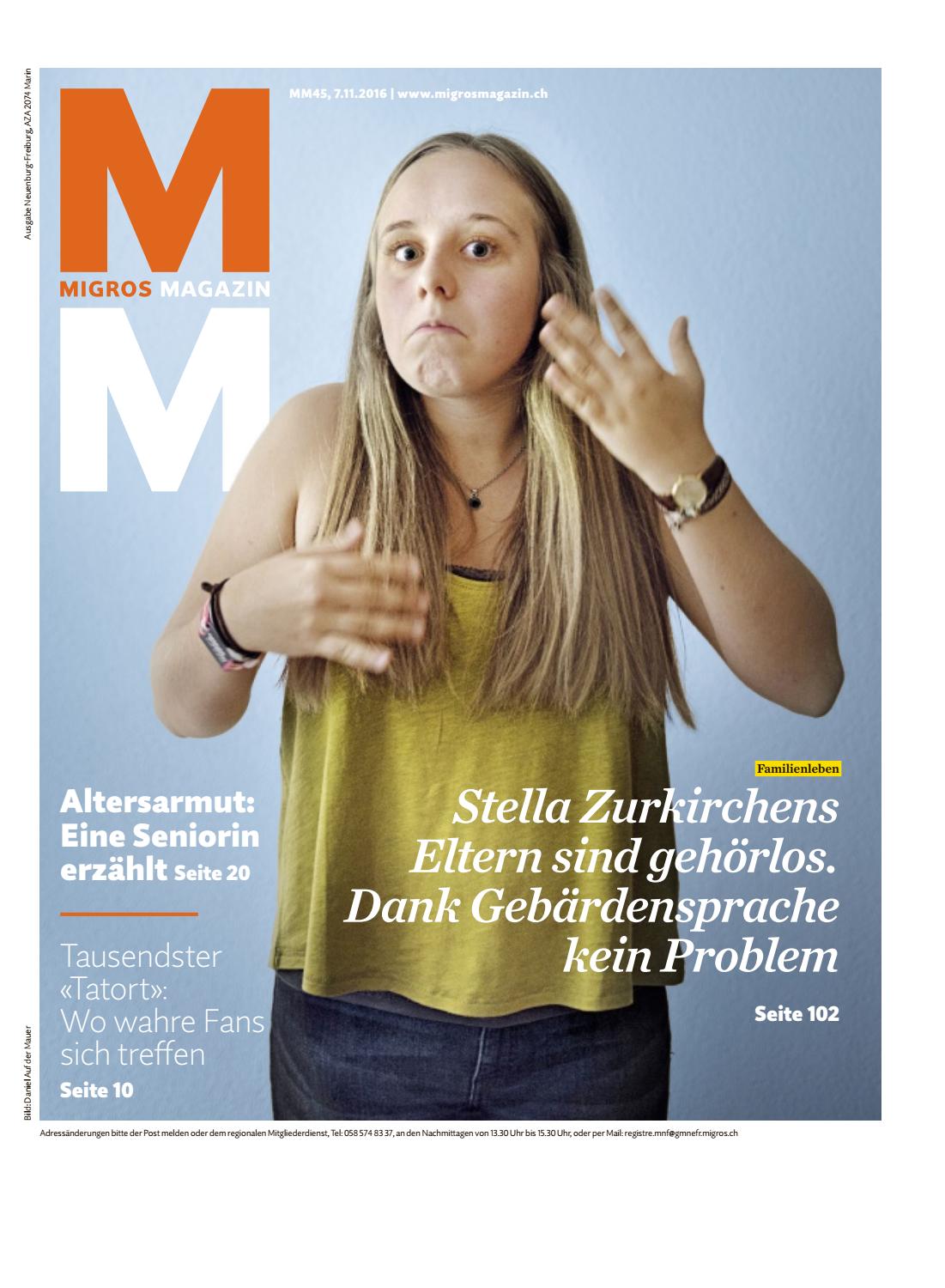 Schönheit Rubbelt Ihre Spalte Auf Dem Boden Schönheit Rubbelt Ihre Spalte Auf Dem Boden