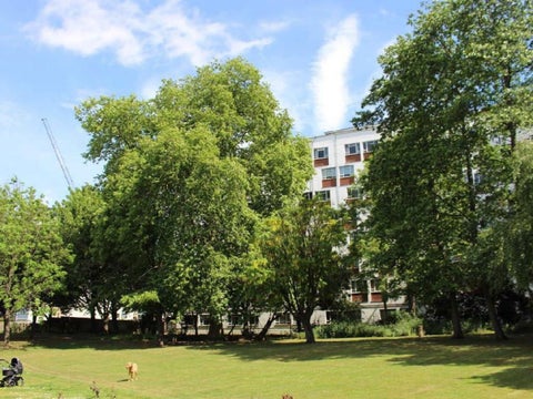 Berthold Lubetkin, Bevin court × Little Architect AAVS 第 12 页