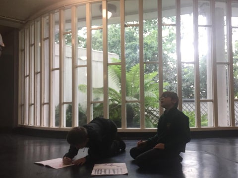 Berthold Lubetkin, Bevin court × Little Architect AAVS 第 24 页