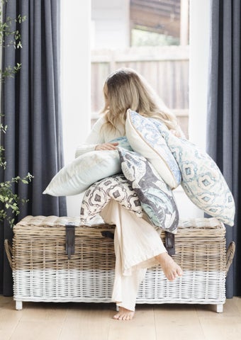 OZ Design Furniture 家具目录 · Fall in Love with 冬季 Homewares by 第 2 页