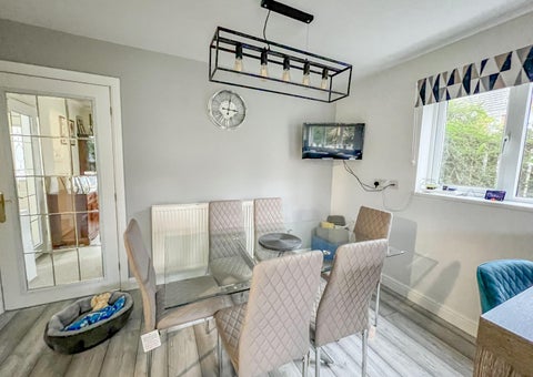 Fine & Country / DDM Residential 灯饰目录 · Kings Croft, Ealand 第 4 页
