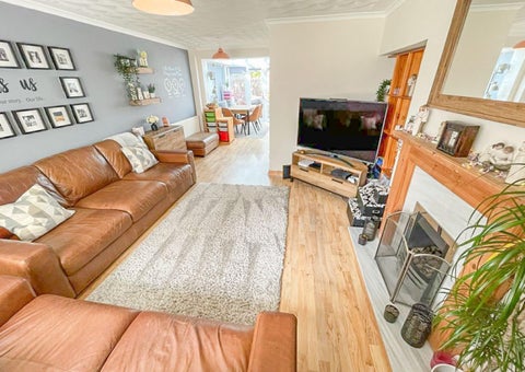 Fine & Country / DDM Residential 灯饰目录 · Bradford Road 第 3 页