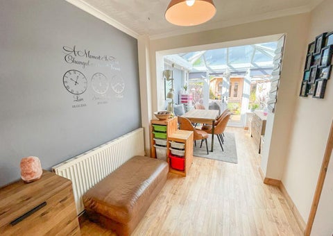 Fine & Country / DDM Residential 灯饰目录 · Bradford Road 第 4 页