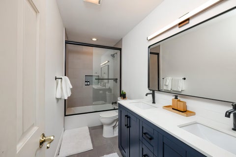 Shumilova Interiors 家具目录 · 卫浴 Designs 第 16 页
