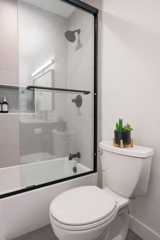 Shumilova Interiors 家具目录 · 卫浴 Designs 第 22 页