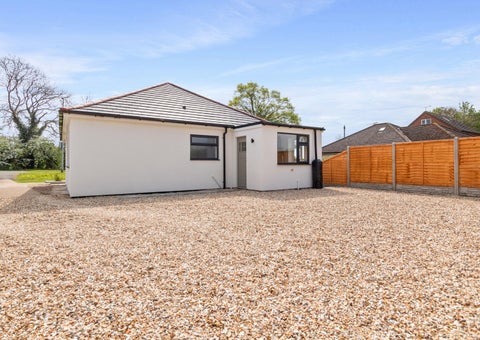 Fine & Country / DDM Residential 灯饰目录 · Brigg Road, Hibaldstow 第 10 页