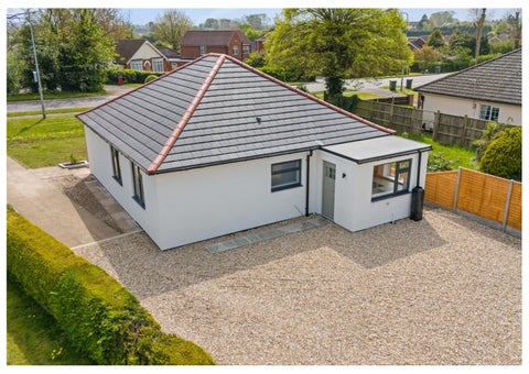 Fine & Country / DDM Residential 灯饰目录 · Brigg Road, Hibaldstow 第 13 页