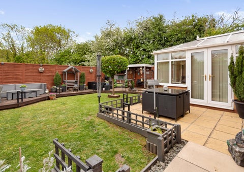 Fine & Country / DDM Residential 灯饰目录 · Bramble Way, Brigg 第 16 页