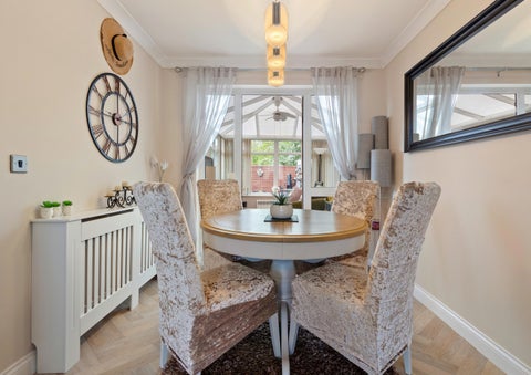 Fine & Country / DDM Residential 灯饰目录 · Bramble Way, Brigg 第 6 页