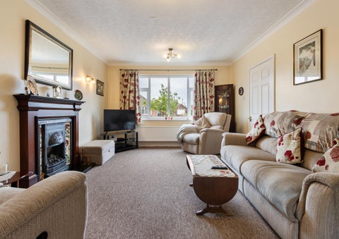 Fine & Country / DDM Residential 灯饰目录 · Kings Avenue, Brigg 第 4 页