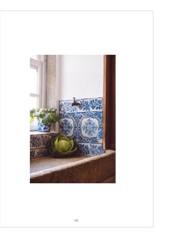 ACC Art Books 灯饰目录 · Portugese Houses with History 第 17 页