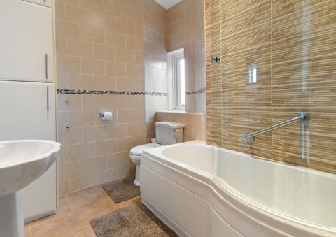 Fine & Country / DDM Residential 灯饰目录 · Ings Road, Kirton-In-Lindsey 第 11 页